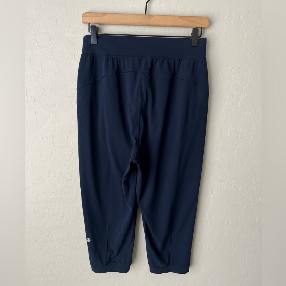 Lululemon rejuvenate crop jogger navy blue 6 - Picture 4 of 10